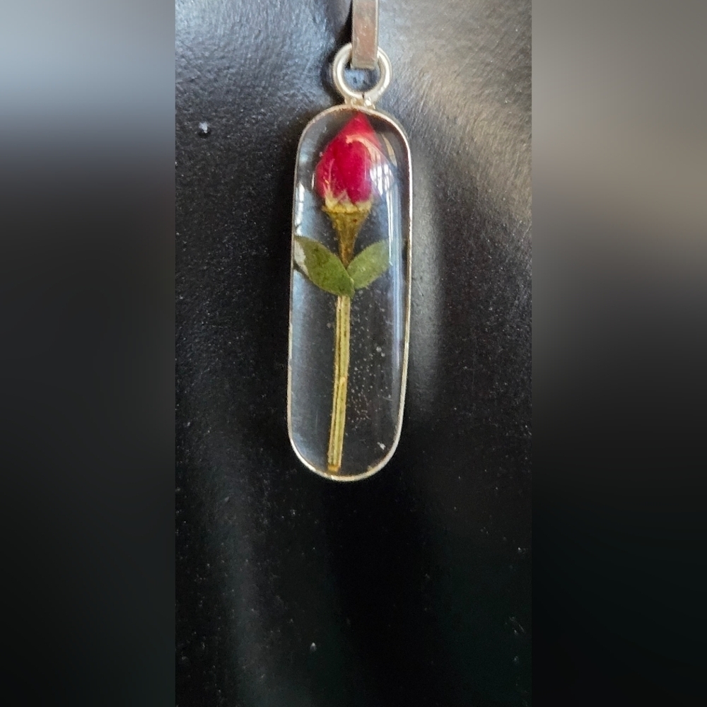 Elegant 925 Silver Necklace with Red Rose Pendant - Picture 8 of 8